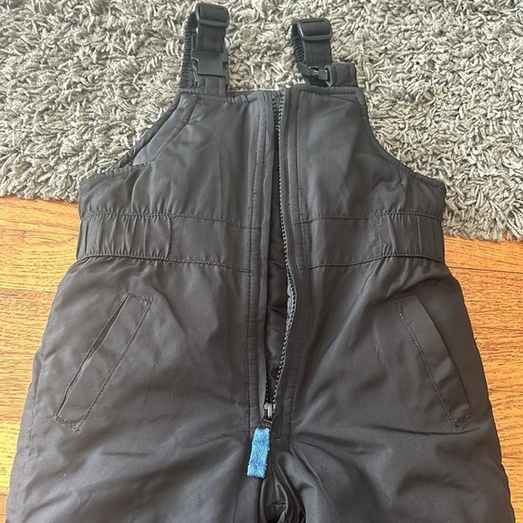 LONDON FOG BOYS Black SNOW SUIT SKI BIBS SIZE 24 Months - Picture 4 of 9